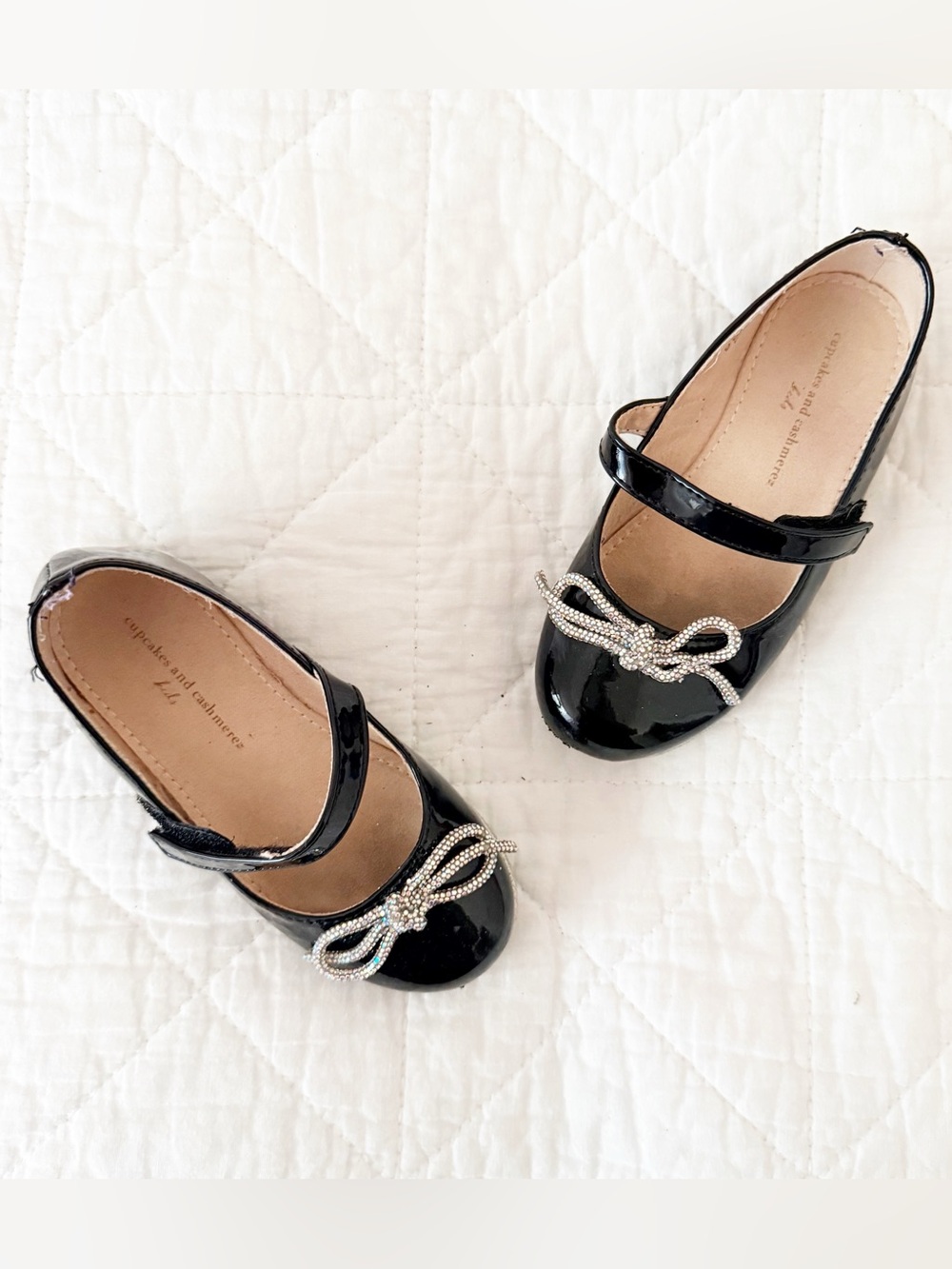 cupcakes & cashmere Kids Girls Black Patent Mary Jane Shoes Rhinestone Bow 9